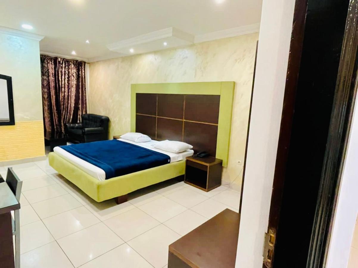 Class Hotel Brazzaville Exterior foto