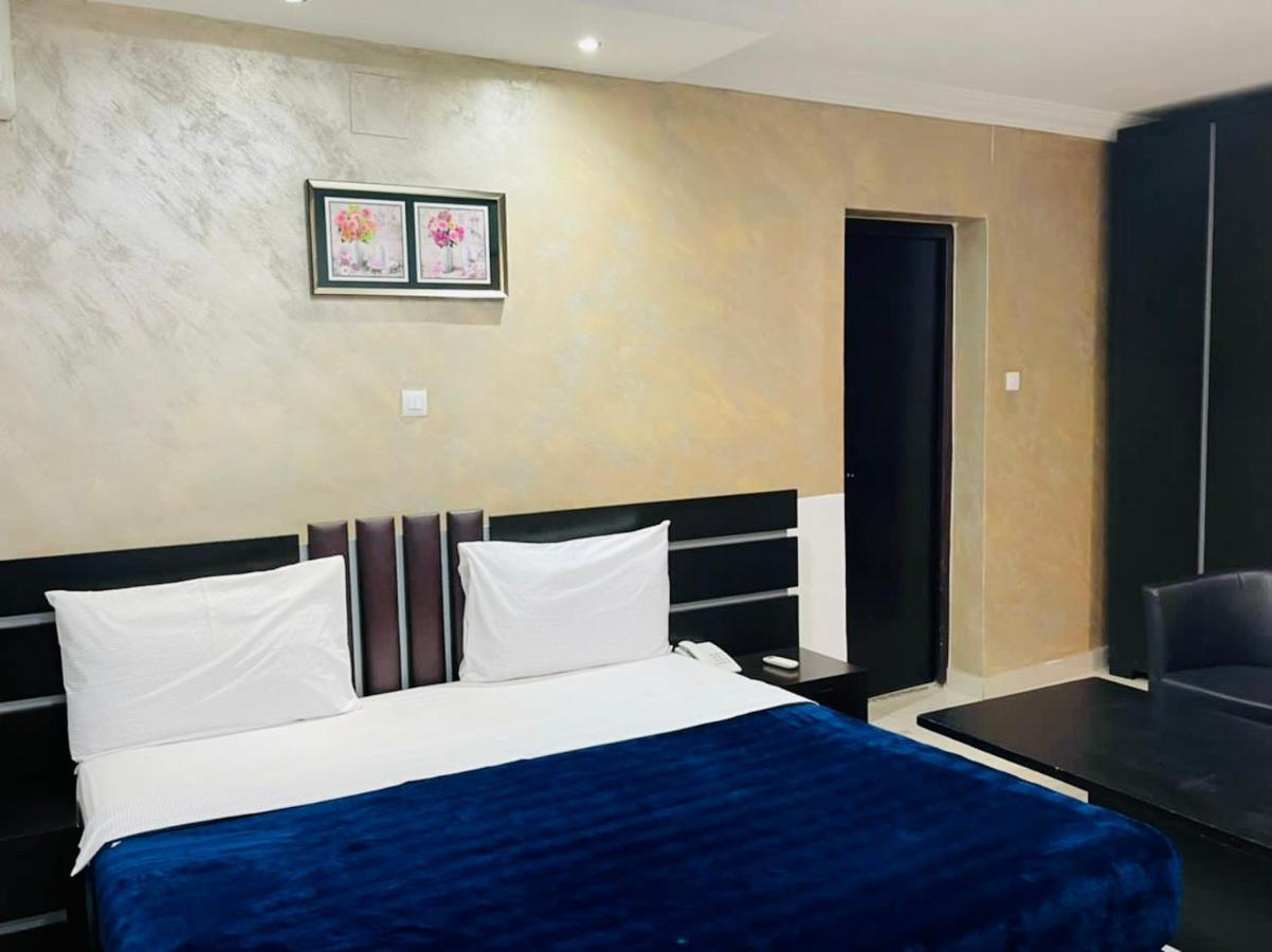 Class Hotel Brazzaville Exterior foto