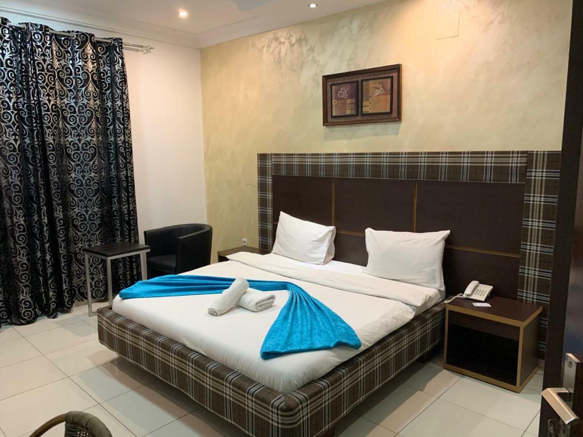 Class Hotel Brazzaville Exterior foto